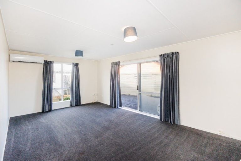 Photo of property in 41 Acacia Street, Kelvin Grove, Palmerston North, 4414