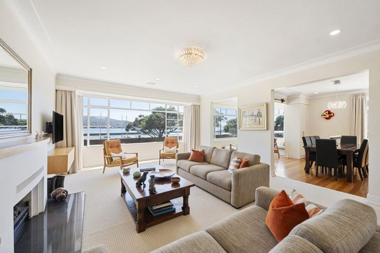 Photo of property in 90 Oriental Parade, Oriental Bay, Wellington, 6011