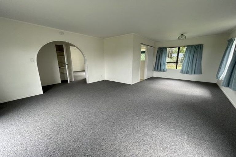 Photo of property in 12 Sumich Place, West Harbour, Auckland, 0618