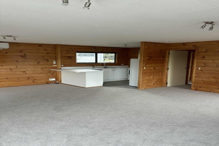 Photo of property in 8a Matai Road, Stanmore Bay, Whangaparaoa, 0932