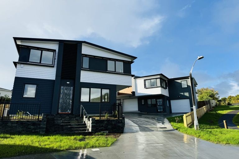 Photo of property in 5/16 Buisson Glade, West Harbour, Auckland, 0618