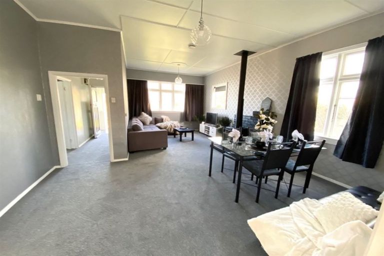 Photo of property in 16 Lanark Street, Balclutha, 9230