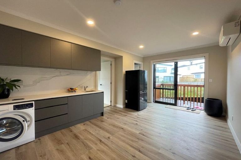 Photo of property in 4 Caldwell Place, Pinehill, Auckland, 0632