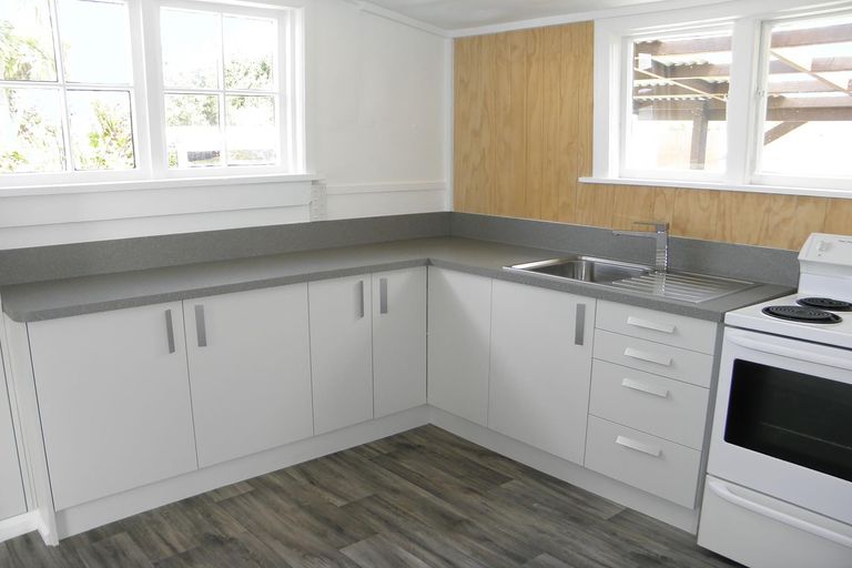 Photo of property in 4/4963 Waimate Highway, Glenavy, Waimate, 7980