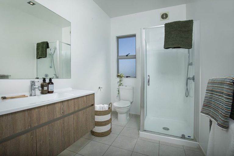 Photo of property in 12/40 Scarlet Oak Drive, Schnapper Rock, Auckland, 0632