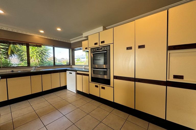 Photo of property in 23 Madill Road, St Andrews, Hamilton, 3200