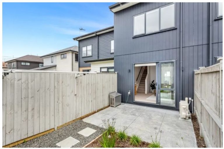 Photo of property in 70 Nganui Avenue, Takanini, Auckland, 2112