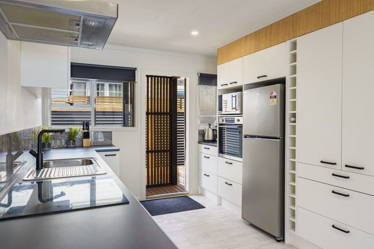 Photo of property in 2/33 Latham Street, Napier South, Napier, 4110