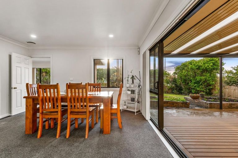 Photo of property in 51 Semillon Avenue, Henderson, Auckland, 0612