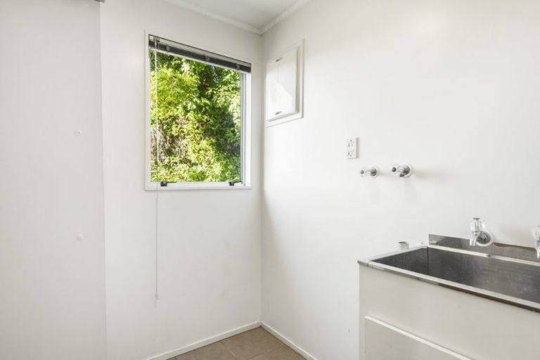 Photo of property in 3 Tesla Place, Totara Vale, Auckland, 0629