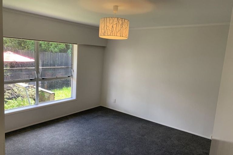 Photo of property in 1/190 Queen Street, Northcote Point, Auckland, 0627