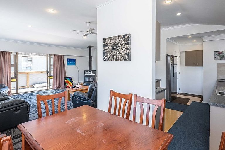 Photo of property in 17 Ratanui Road, Paraparaumu, 5032