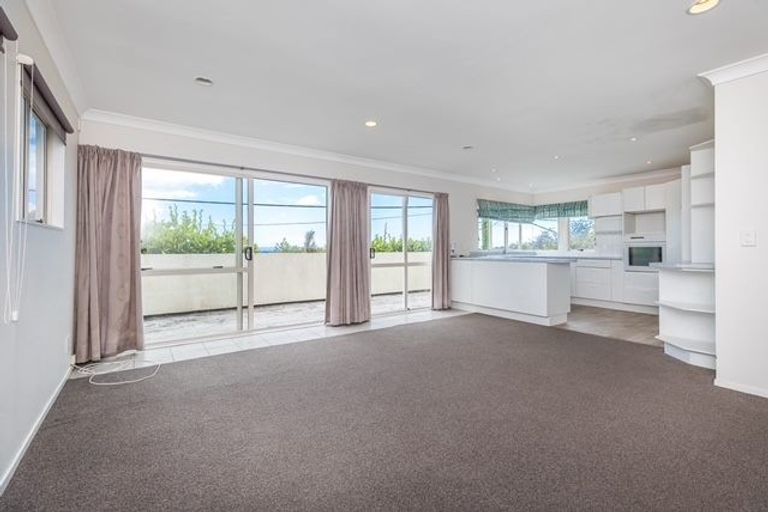 Photo of property in 25a Brightside Road, Stanmore Bay, Whangaparaoa, 0932