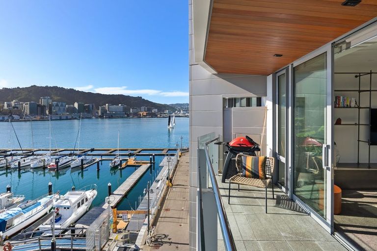 Photo of property in Clyde Quay Wharf, 3d/1 Clyde Quay Wharf, Te Aro, Wellington, 6011