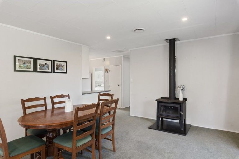 Photo of property in 21 Ruru Street, Waikanae, 5036