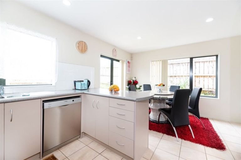 Photo of property in 10 Whitbourne Heights, Manurewa, Auckland, 2105