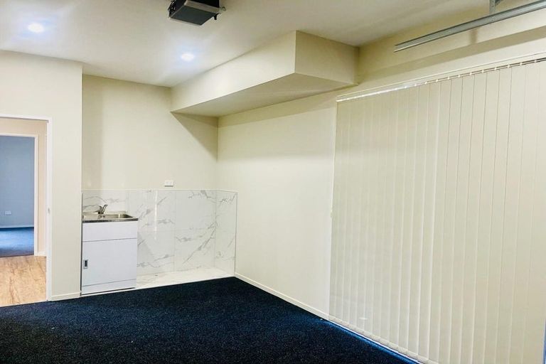 Photo of property in 1/2 Cameron Street, Papakura, 2110
