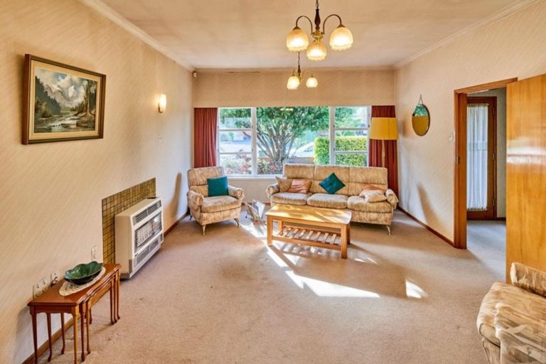 Photo of property in 21 Colin Grove, Hutt Central, Lower Hutt, 5010