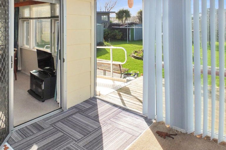 Photo of property in 23 Seabury Avenue, Foxton Beach, Foxton, 4815