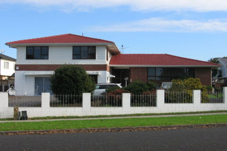 Photo of property in 2/57 Landscape Road, Papatoetoe, Auckland, 2025