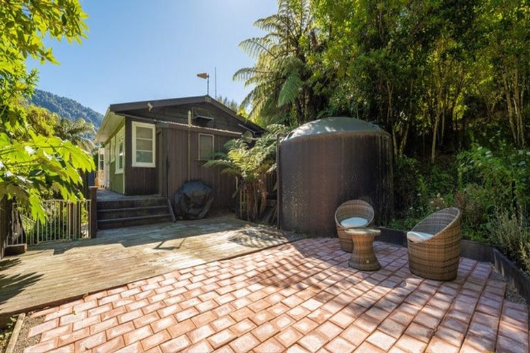 Photo of property in 786 Queen Charlotte Drive, Havelock, Picton, 7281