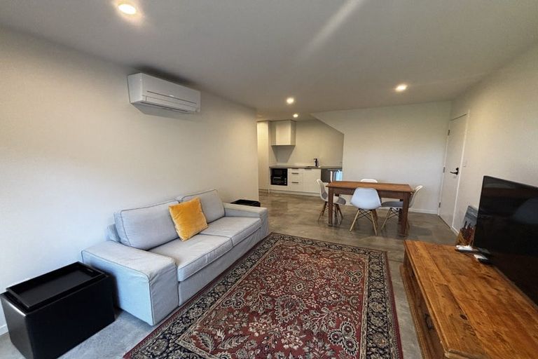 Photo of property in 30a Waiwaka Terrace, Strandon, New Plymouth, 4312