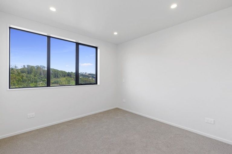 Photo of property in 30 Turtleback Avenue, Whitby, 5024