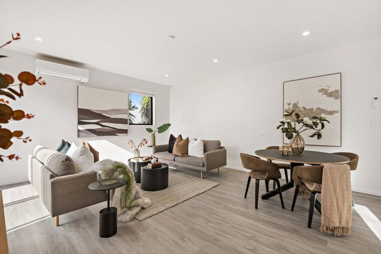 Photo of property in 14a Riserra Drive, Ranui, Auckland, 0612
