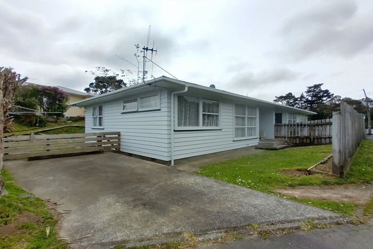 Photo of property in 42b Black Rock Road, Newlands, Wellington, 6037