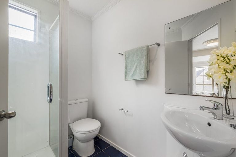 Photo of property in 2/278 Memorial Avenue, Burnside, Christchurch, 8053