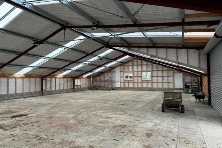 Photo of property in 135 Chamberlain Road, Bombay, 2675