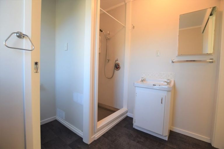 Photo of property in 6 Hiseman Lane, Henderson, Auckland, 0612