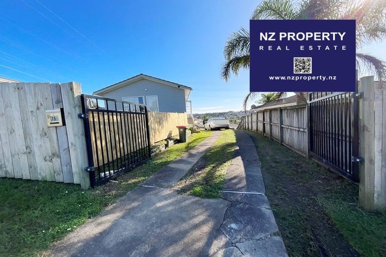 Photo of property in 15 Doone Place, Massey, Auckland, 0614