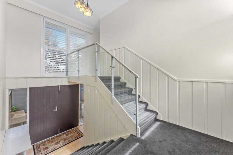 Photo of property in 1a Muritai Road, Milford, Auckland, 0620