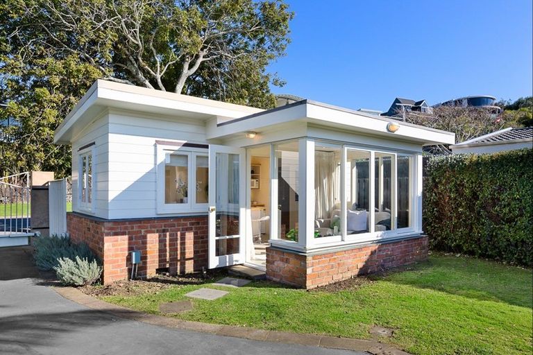 Photo of property in 7 Claude Road, Stanmore Bay, Whangaparaoa, 0932