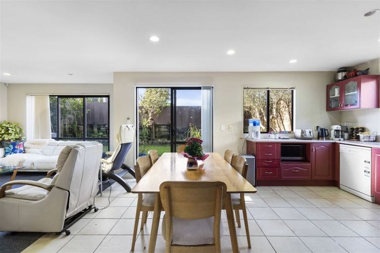 Photo of property in 34 Bleakhouse Road, Howick, Auckland, 2014