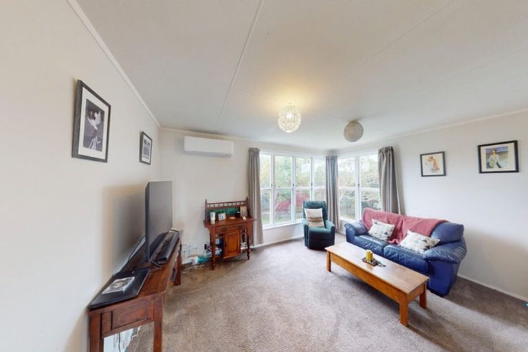 Photo of property in 21 Gibbons Crescent, Castlecliff, Whanganui, 4501