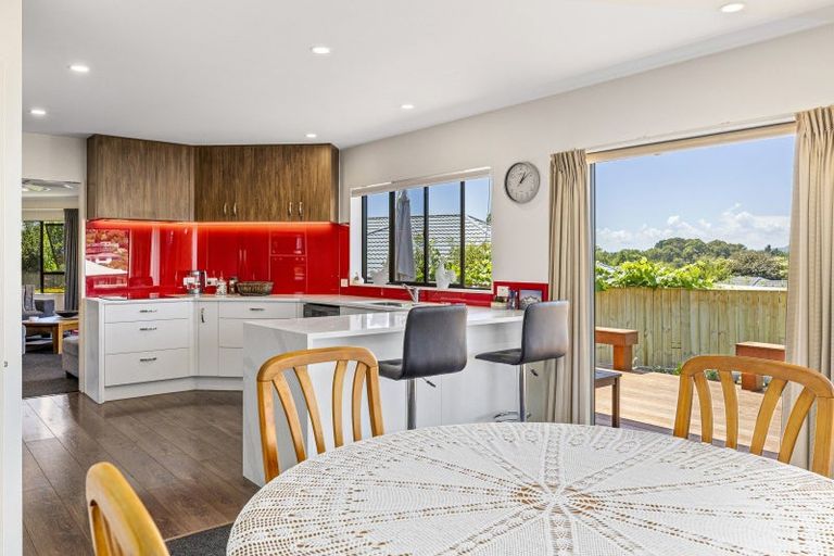 Photo of property in 25 Kinder Street, Acacia Bay, Taupo, 3330