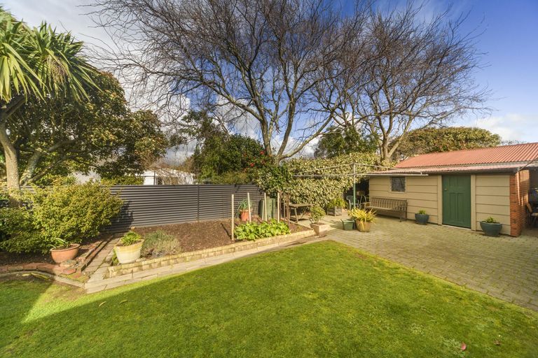 Photo of property in 15 Wallace Place, Hokowhitu, Palmerston North, 4410