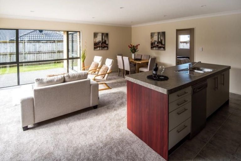 Photo of property in 36 Lilybank Crescent, East Tamaki, Auckland, 2013