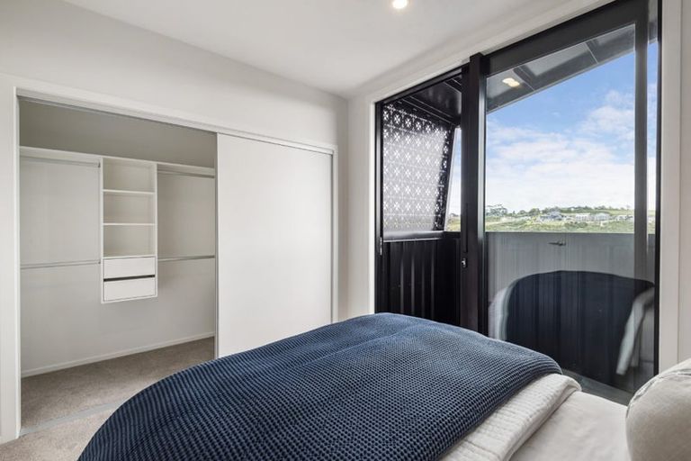 Photo of property in 2/19 Windlass Street, Long Bay, Auckland, 0630