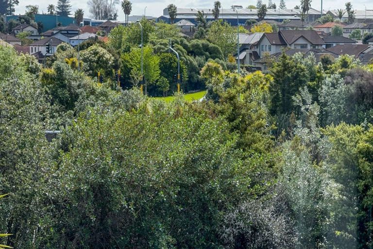 Photo of property in 8 Baverstock Road, Flat Bush, Auckland, 2016
