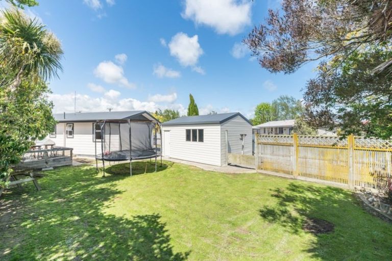 Photo of property in 36 Tararua Terrace, Cloverlea, Palmerston North, 4412