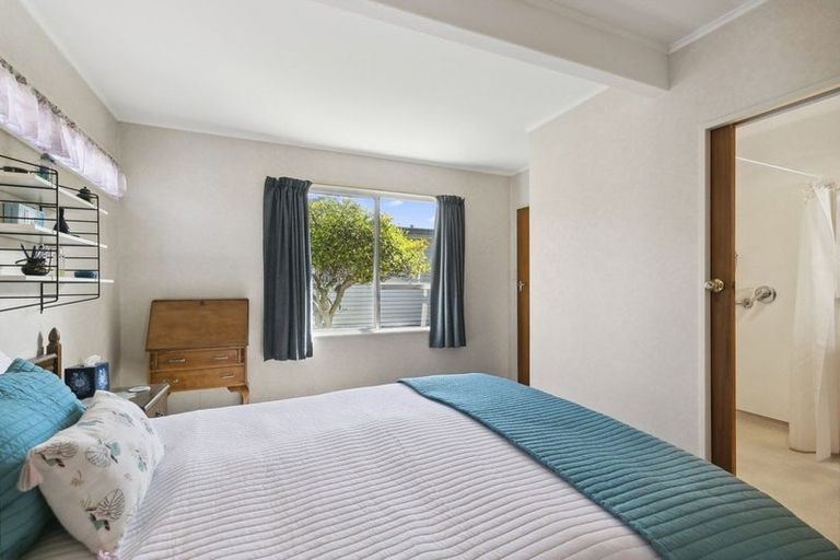 Photo of property in 8 Halswater Drive, Churton Park, Wellington, 6037