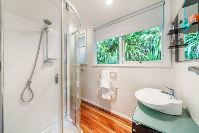 Photo of property in 61 Mana View Road, Paremata, Porirua, 5026