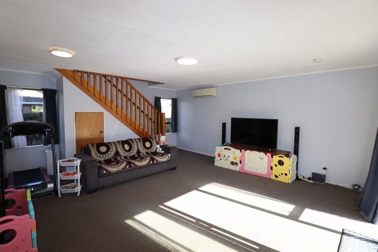Photo of property in 6 Flinders Place, Johnsonville, Wellington, 6037