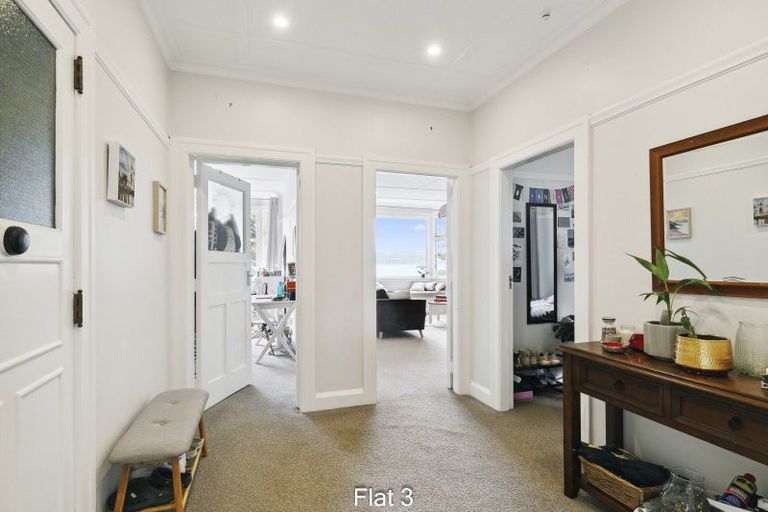 Photo of property in Coburn House, 246 Oriental Parade, Oriental Bay, Wellington, 6011