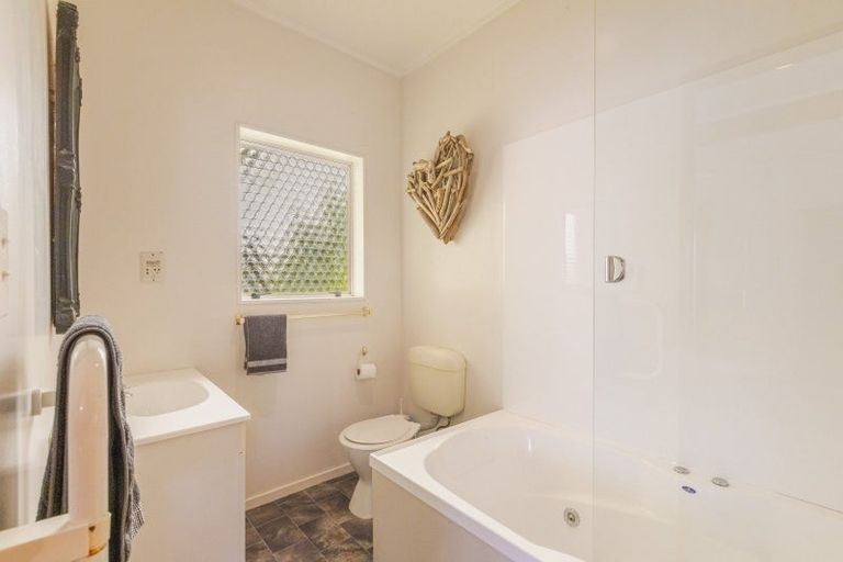 Photo of property in 62 Beach Road, Porangahau, 4293