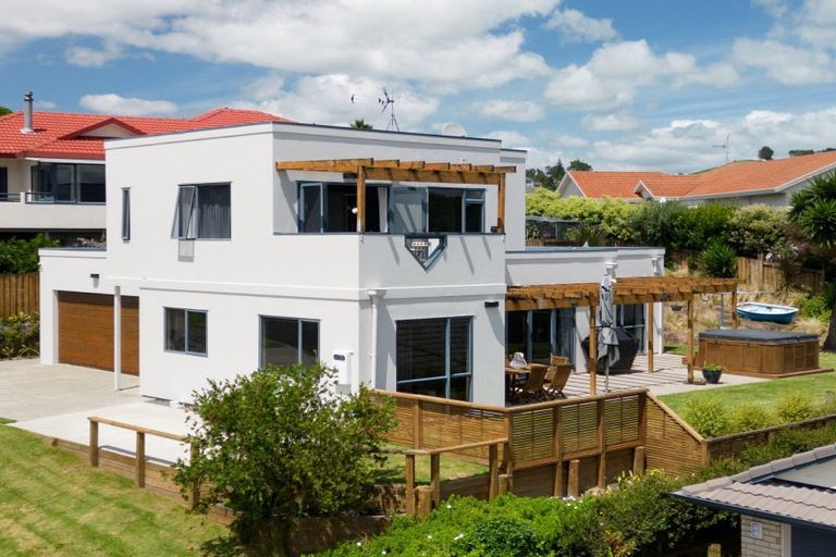 Photo of property in 42 Oteki Park Drive, Welcome Bay, Tauranga, 3112