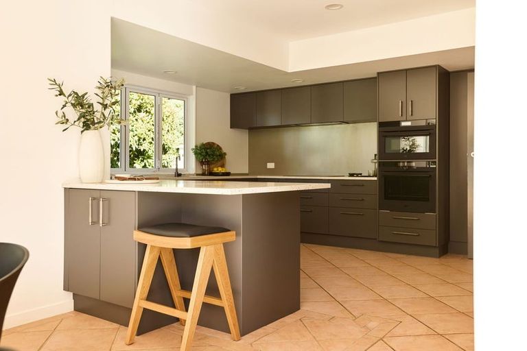 Photo of property in 168 Te Mata Peak Road, Havelock North, 4130